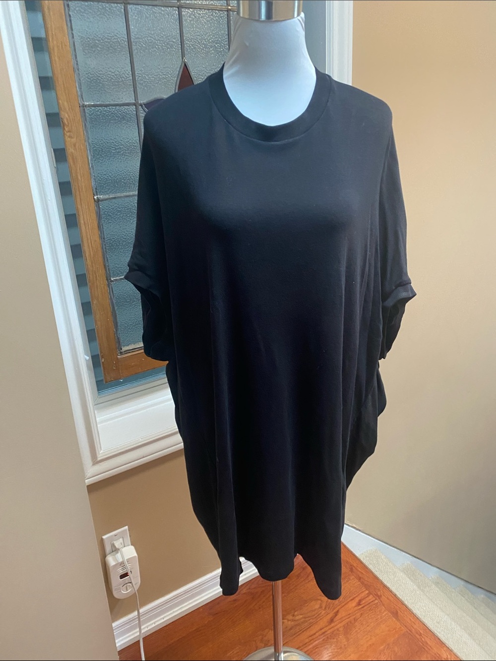 COS Classic Black Women's Crewneck T-Shirt